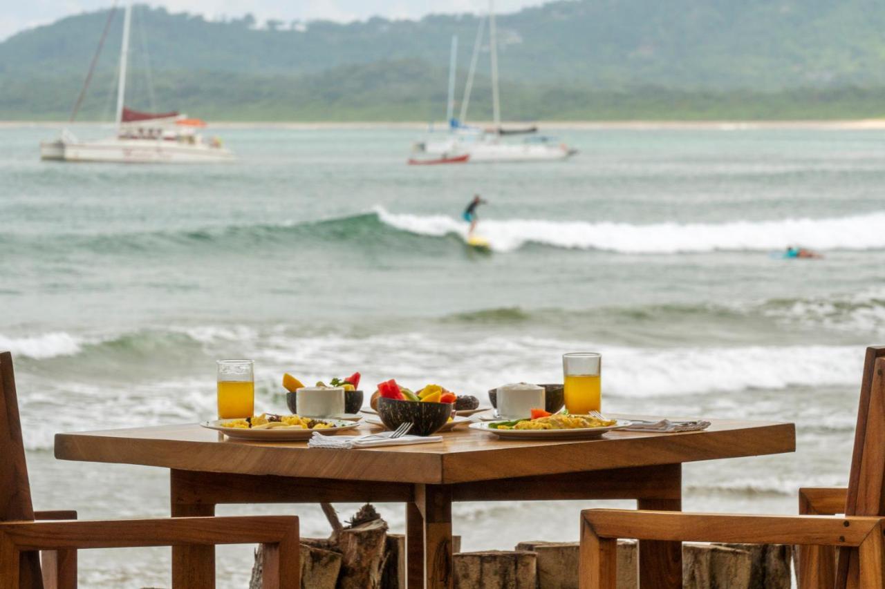 Capitan Suizo Beachfront Boutique Hotel Tamarindo Exterior photo