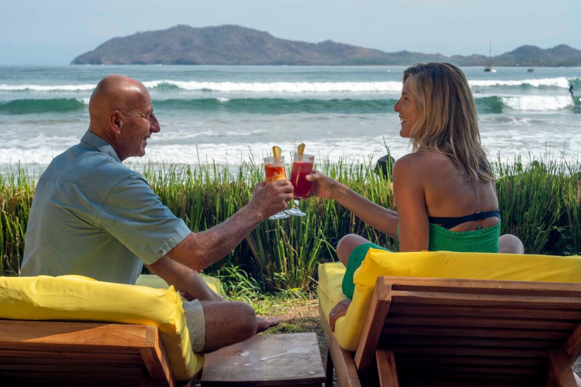 Capitan Suizo Beachfront Boutique Hotel Tamarindo Exterior photo