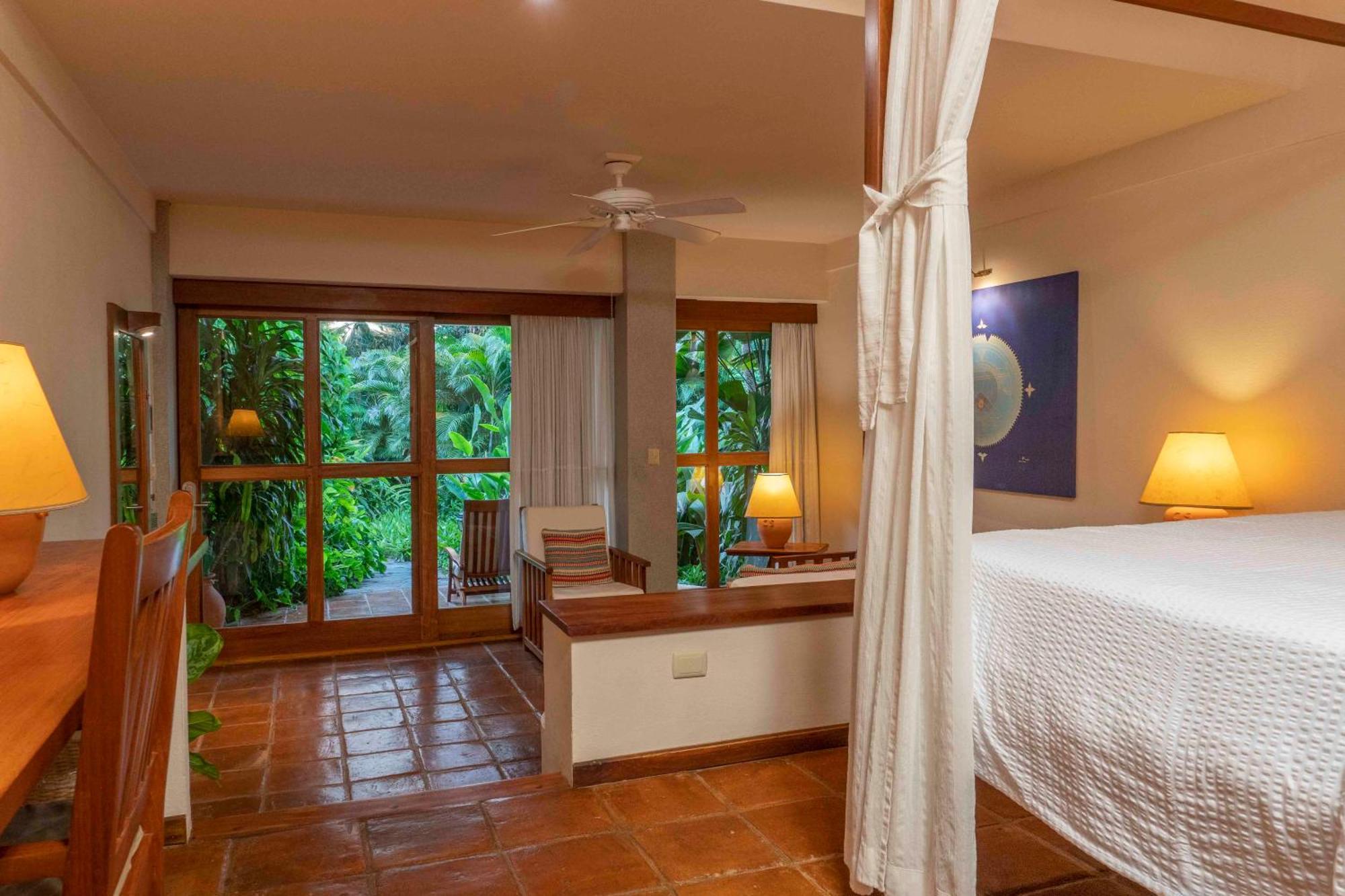 Capitan Suizo Beachfront Boutique Hotel Tamarindo Room photo